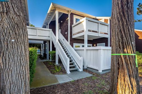 18 Bayside Ct, Richmond CA  94804-7441 exterior