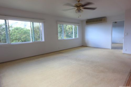 3086 Kaohinani Dr, Honolulu HI  96817-1040 exterior