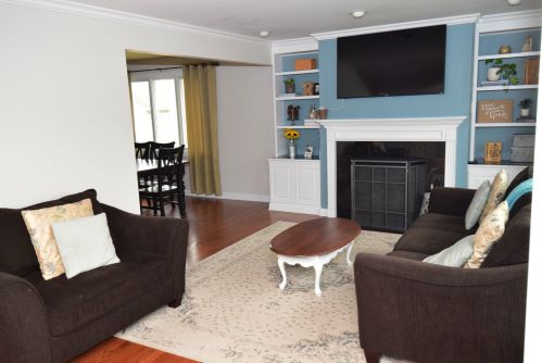 8531 Cherry Creek Ave, Tinley Park, IL 60487-7667