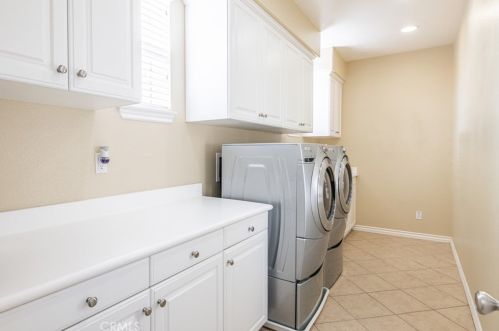 16352 Sierra Heights Dr, Riverside CA  92503-8457 exterior