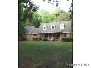 1363 Pleasant Grove Church Rd, Bladenboro, NC 28320-7905