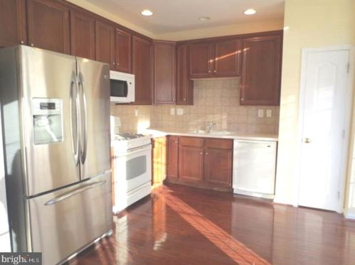 20 Caleb Ln, Princeton NJ  08540-6138 exterior