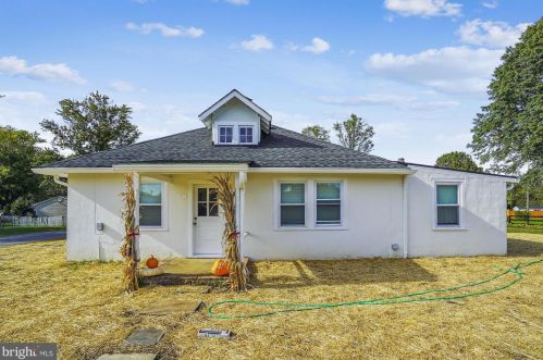 8592 Clifton St, Marshall VA  20115-3220 exterior