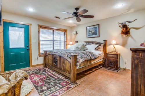 2664 Rose Hl Rd, Whitewright TX exterior