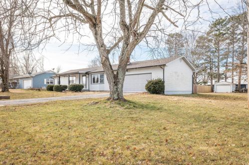 1503 Finn Dr, Lebanon, MO 65536-3951