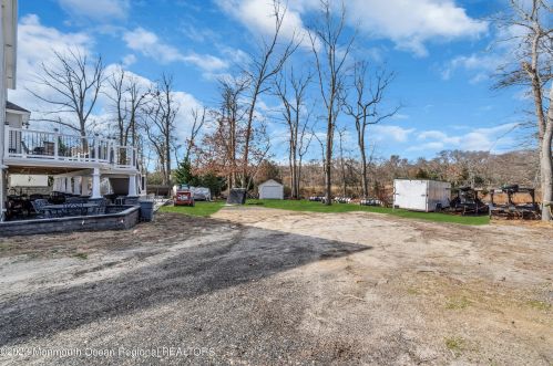 284 Friendship Rd, Wall Township NJ  07731-1970 exterior