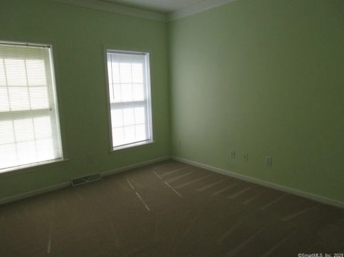 33 Crescent Ave, Niantic CT  06357-3033 exterior