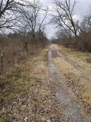 2585 Fm 2194, Celeste, TX