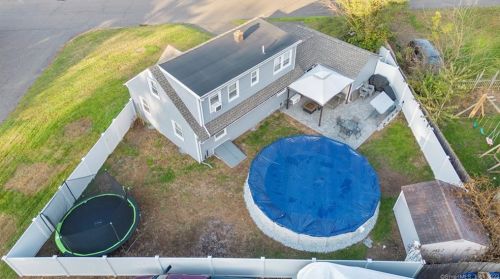 17 Beechwood Dr, Wallingford, CT 06492-2433