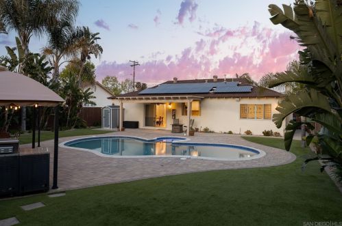 4346 Charger Blvd, San Diego, CA 92117-4241