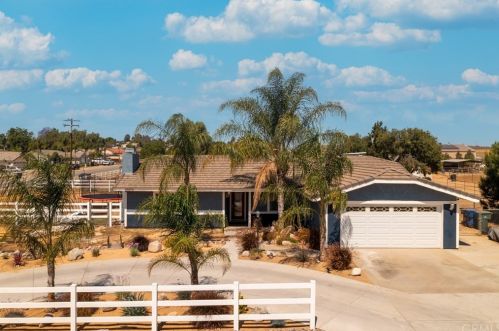 16975 Obsidian Dr, Riverside, CA 92508-9407