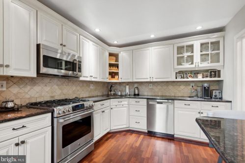 122 The Mews, Tavistock NJ 08033-1343 exterior