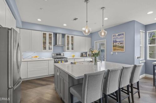 4352 Waterside Ln, Oxnard, CA 93035-2158