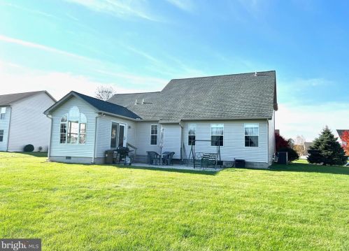 24 Allwood Dr, Hanover, PA 17331-7824