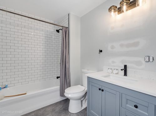 201 Monroe Rd, Lemont IL  60440-2022 exterior