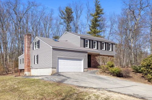 2 Apollo Rd, Londonderry, NH 03053-3238