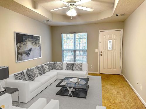 11 Pine Shadow Ct, Lithonia, GA 31028-1149