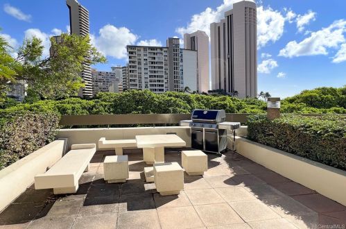1650 Ala Moana Blvd, Honolulu HI  96815-1432 exterior