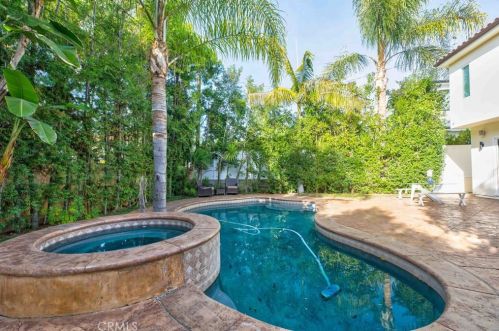 4719 Tobias Ave, Van Nuys CA  91403-2826 exterior