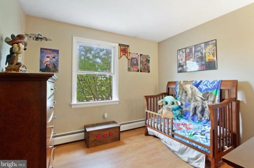 1464 Whispering Spg Dr, York PA 17408-8209 exterior