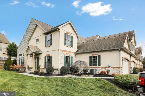 5600 Morning Mist Dr, Harrisburg, PA 17111-3737
