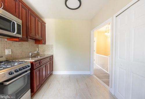 1649 Hunting Park Ave, Philadelphia PA 19140-2826 exterior