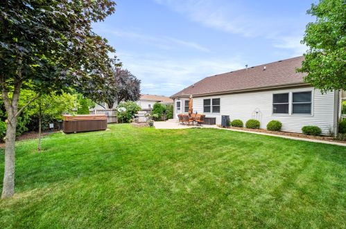 2015 Primrose Dr, Plainfield, IL 60586-8646