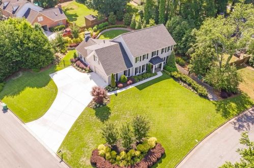 425 Breakwater Rdg, Atlanta, GA 30328-1807