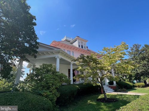 312 Samuel St, Charles Town, WV 25414-1842