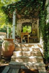 2707 Canyon Dr, Los Angeles CA  90068-2419 exterior