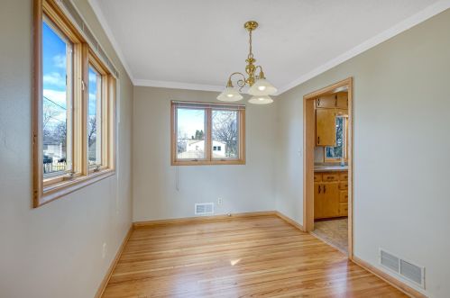 743 Iowa Ave, Saint Paul MN  55106-1017 exterior
