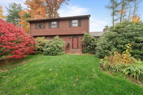 32 Dunbarton Dr, Nashua, NH 03063-2015