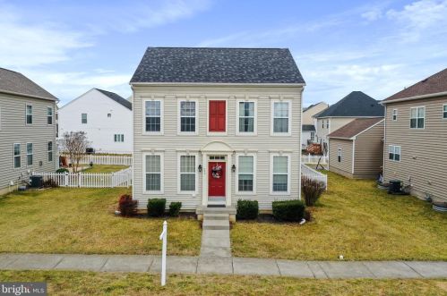 399 Lord Fairfax St, Charles Town WV  25414-2609 exterior