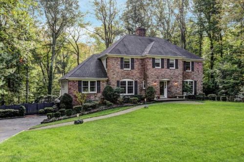 37 Huntley Rd, Holmdel Village, NJ 07733-1845