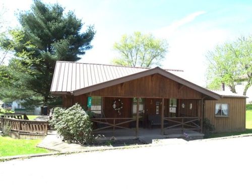 701 Pine St, Grantsville, WV 26147-8813
