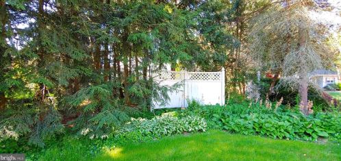 2608 Beechwood Rd, Lancaster PA  17601-4802 exterior