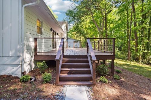 3912 Live Oak Dr, Atlanta GA  30340-2512 exterior