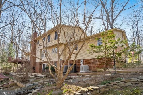 711 Harrisburg Dr, Davidsonville, MD 21035-1922