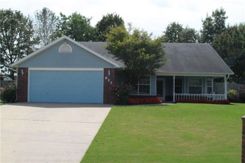 627 Oaklawn Dr, Springdale, AR 72764-7069