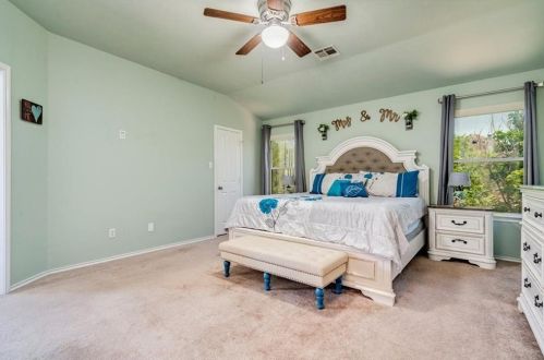 132 Trinity Dr, Uhland TX 78640-4330 exterior