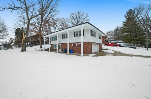 4603 Red Bluff Dr, Rockford, IL 61107-3714