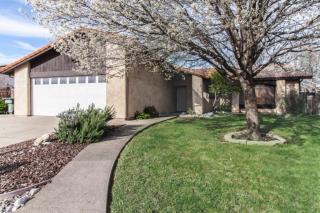 2068 Winchester Pl, Redding, CA 96001-2917