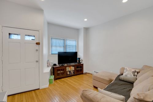 106 Broughton Ave, Bloomfield NJ  07003-3989 exterior