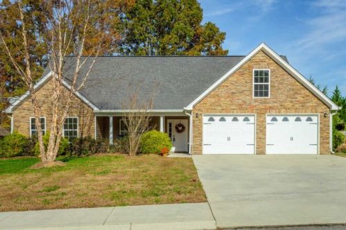 429 Peachtree Cir, Ringgold, GA 30736-6748