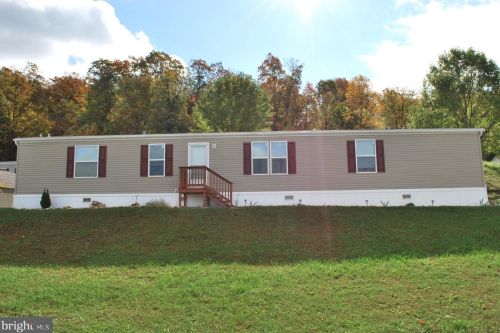 508 Boulder Ln, Gap, PA 17527-9593
