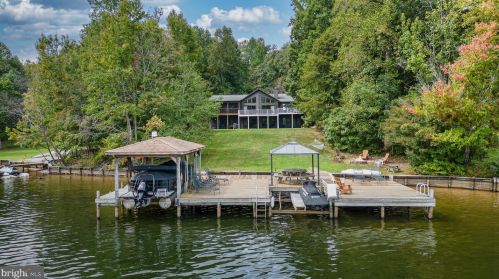 568 Plum Tree Rd, Bumpass, VA 23024-4801