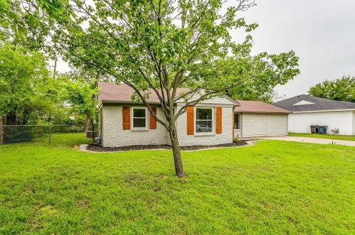 3451 Suffolk Dr, Fort Worth TX  76109-4523 exterior