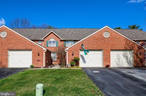 230 Summitville Ct, Lancaster, PA 17603-9017