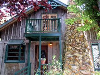 920 2nd St, Bandon, OR 97411-9747