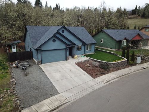 48441 Meadow Way, Oakridge, OR 97463-9654